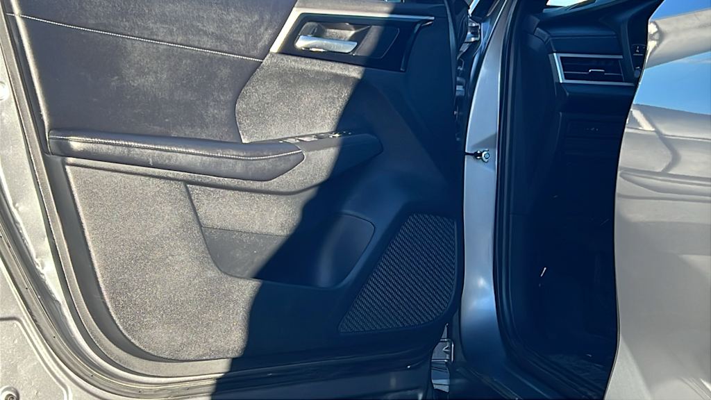 Thumbnail: 2022 Mitsubishi Outlander - 28