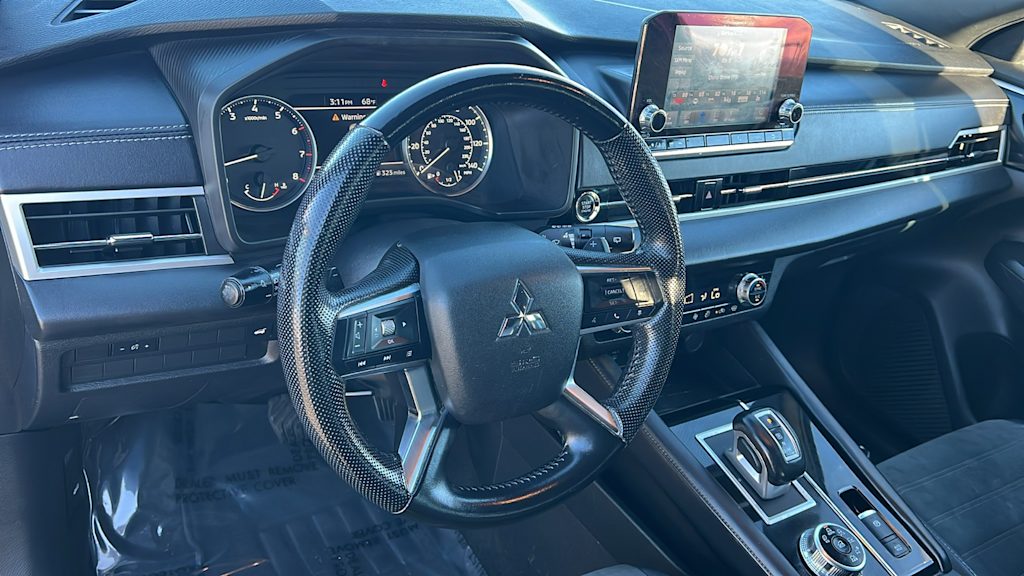 Thumbnail: 2022 Mitsubishi Outlander - 2