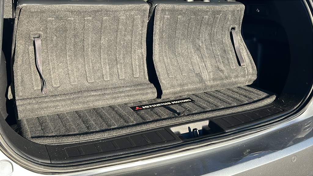 Thumbnail: 2022 Mitsubishi Outlander - 30