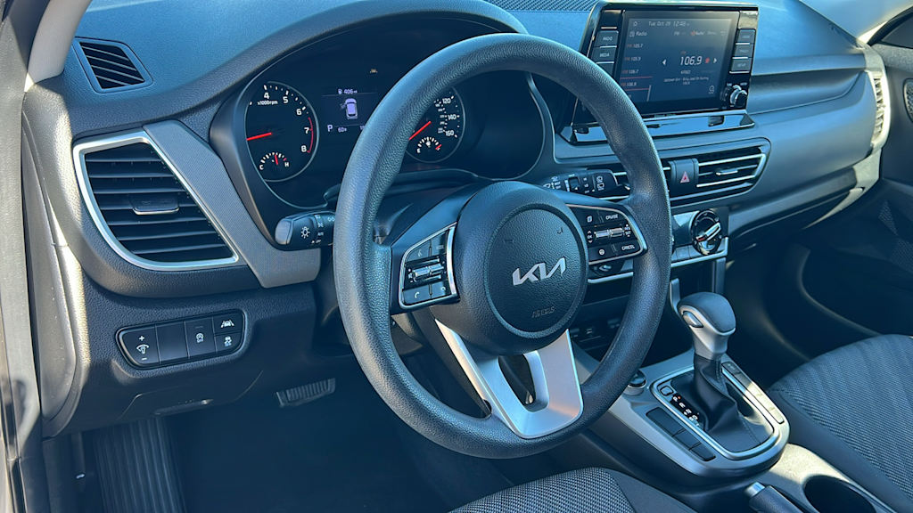 Thumbnail: 2023 Kia Seltos - 2