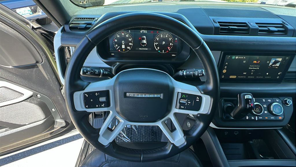 Thumbnail: 2023 Land Rover Defender - 8