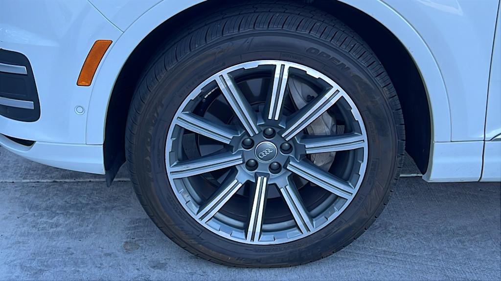 Thumbnail: 2019 Audi Q7 - 6