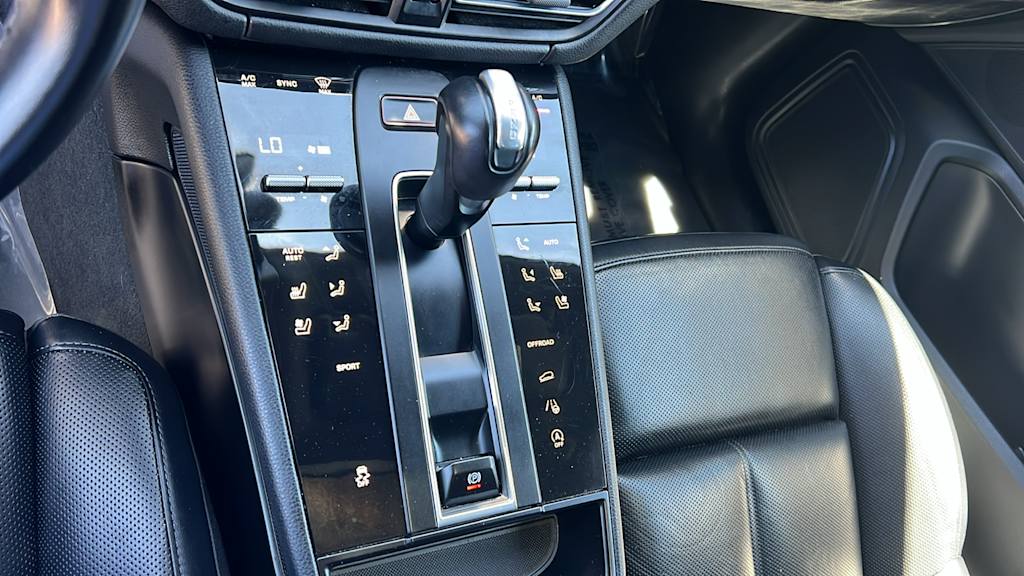 Thumbnail: 2024 Porsche Macan - 22