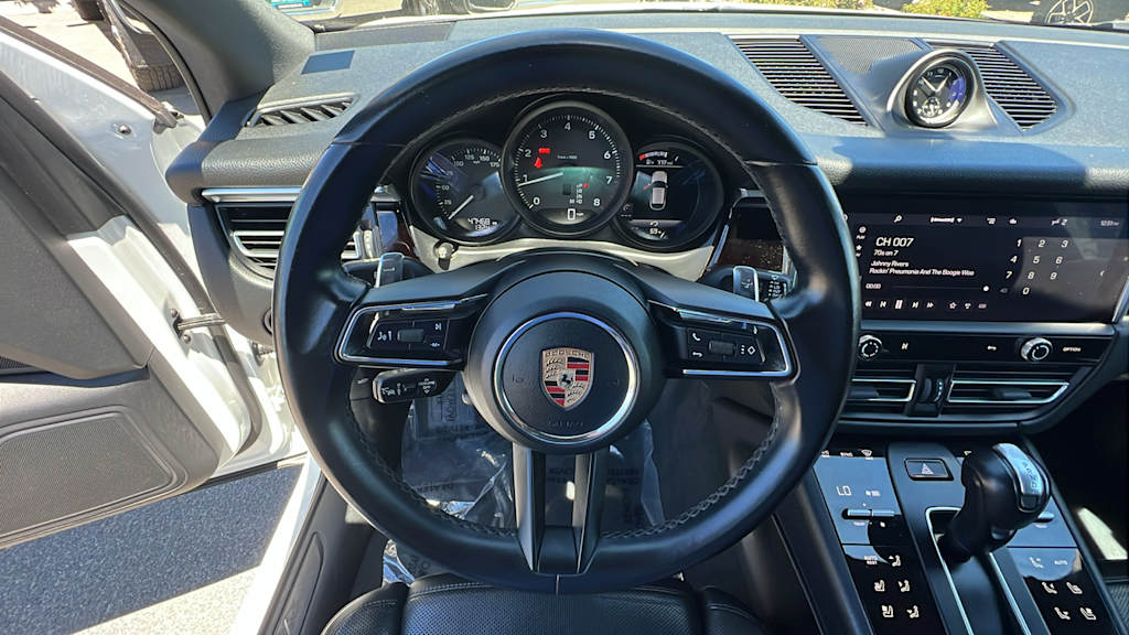 Thumbnail: 2024 Porsche Macan - 9