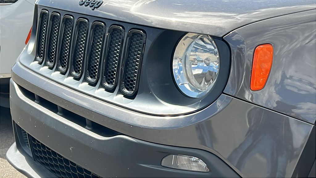 Thumbnail: 2018 Jeep Renegade - 10