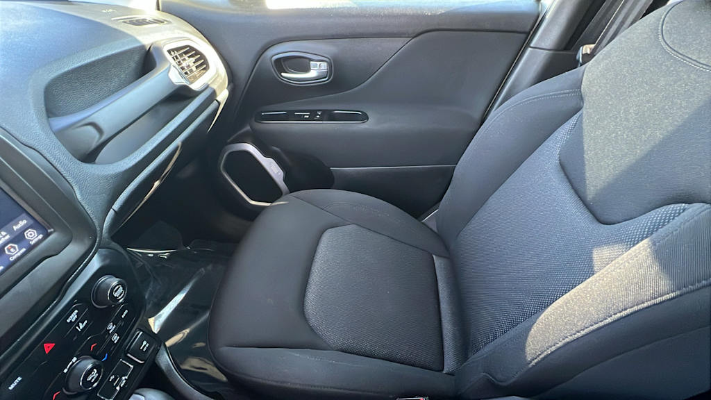 Thumbnail: 2021 Jeep Renegade - 11