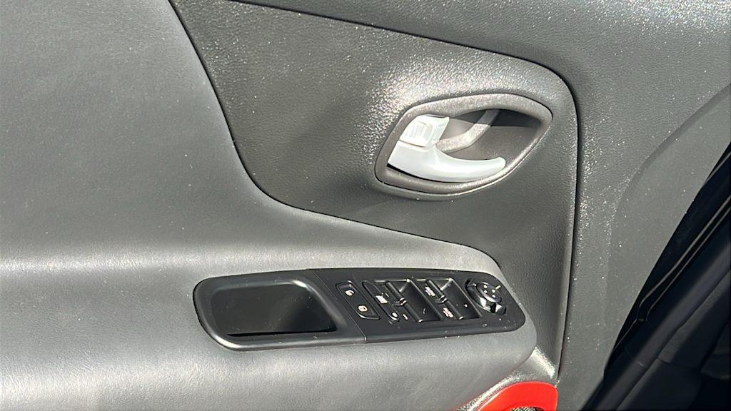 Thumbnail: 2023 Jeep Renegade - 27