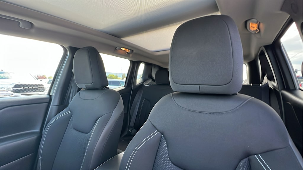 Thumbnail: 2023 Jeep Renegade - 10
