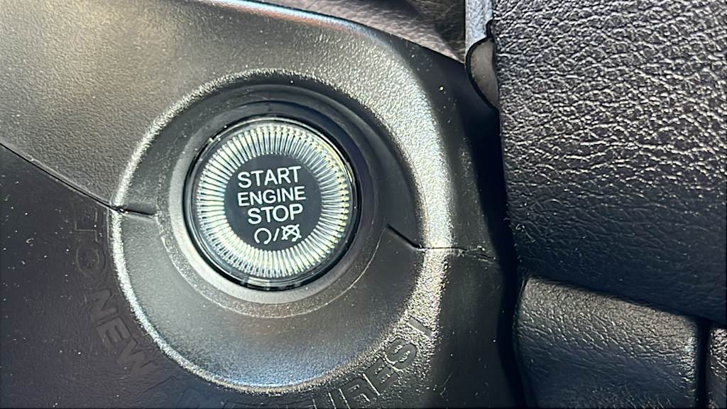 Thumbnail: 2023 Jeep Renegade - 24