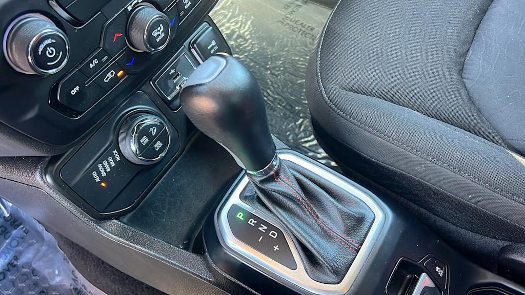 Thumbnail: 2023 Jeep Renegade - 15