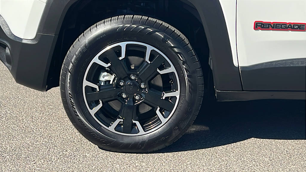 Thumbnail: 2023 Jeep Renegade - 8