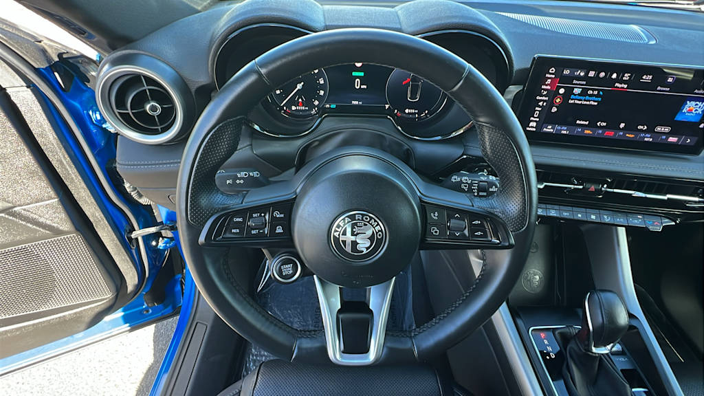 Thumbnail: 2024 Alfa Romeo Tonale - 8