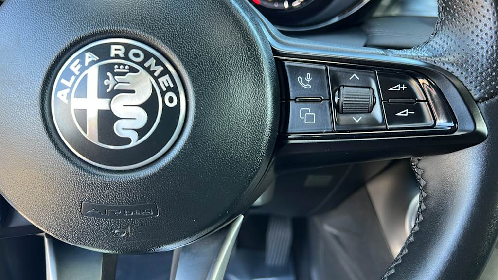Thumbnail: 2024 Alfa Romeo Tonale - 26