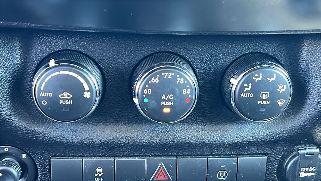 2017 Jeep Wrangler Unlimited Sahara 23