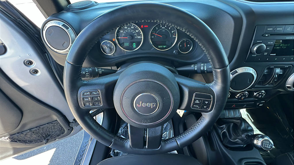 2017 Jeep Wrangler Unlimited Sahara 9