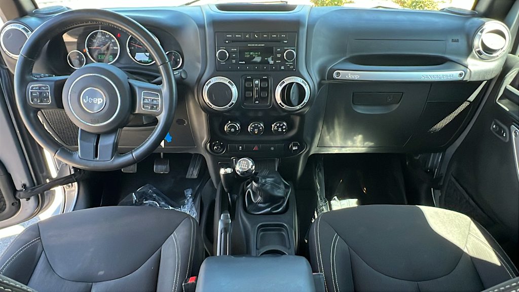2017 Jeep Wrangler Unlimited Sahara 13