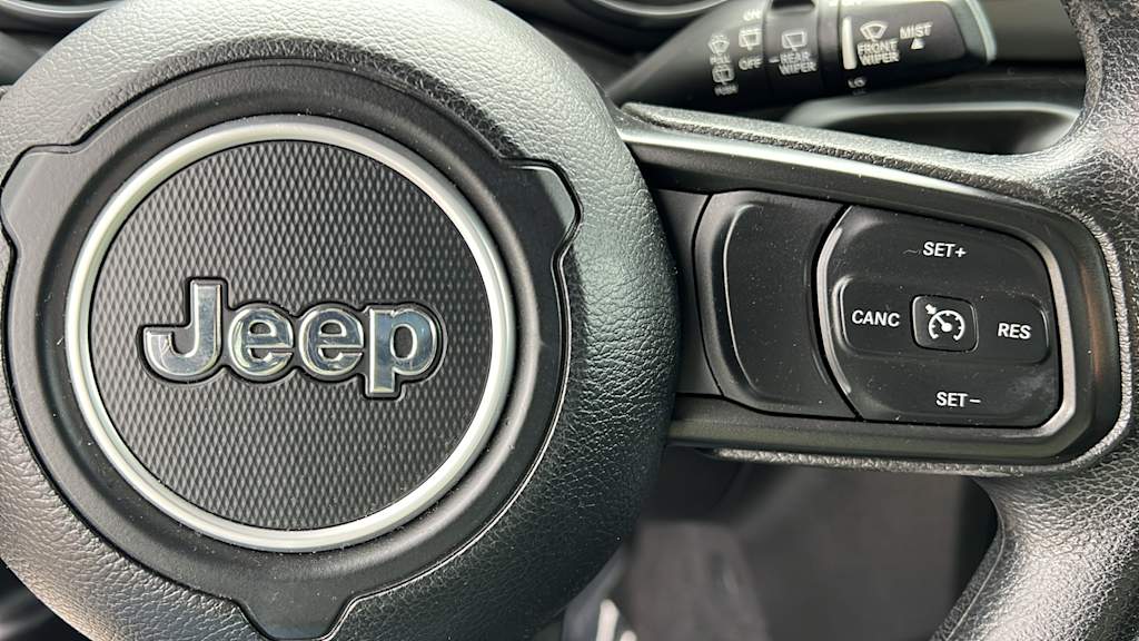 Thumbnail: 2021 Jeep Wrangler - 27