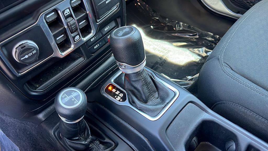 Thumbnail: 2021 Jeep Wrangler - 15