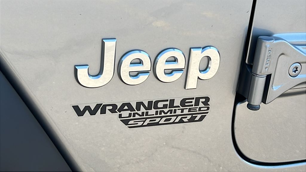 Thumbnail: 2021 Jeep Wrangler - 7