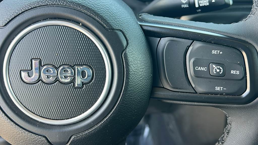 Thumbnail: 2023 Jeep Gladiator - 27