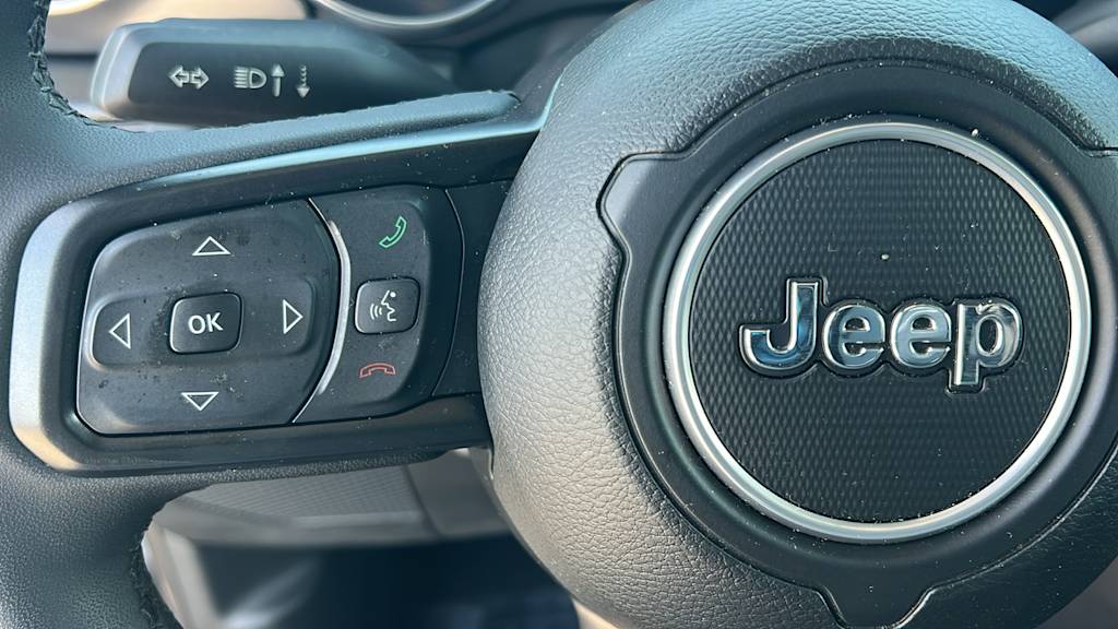 Thumbnail: 2023 Jeep Gladiator - 26