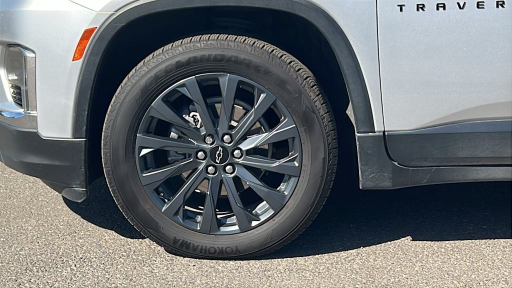 Thumbnail: 2022 Chevrolet Traverse - 8