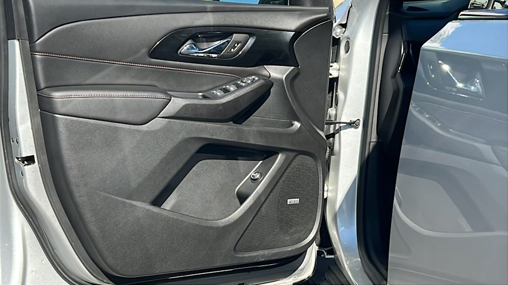 Thumbnail: 2022 Chevrolet Traverse - 29