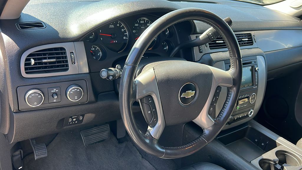 Thumbnail: 2011 Chevrolet Suburban - 2
