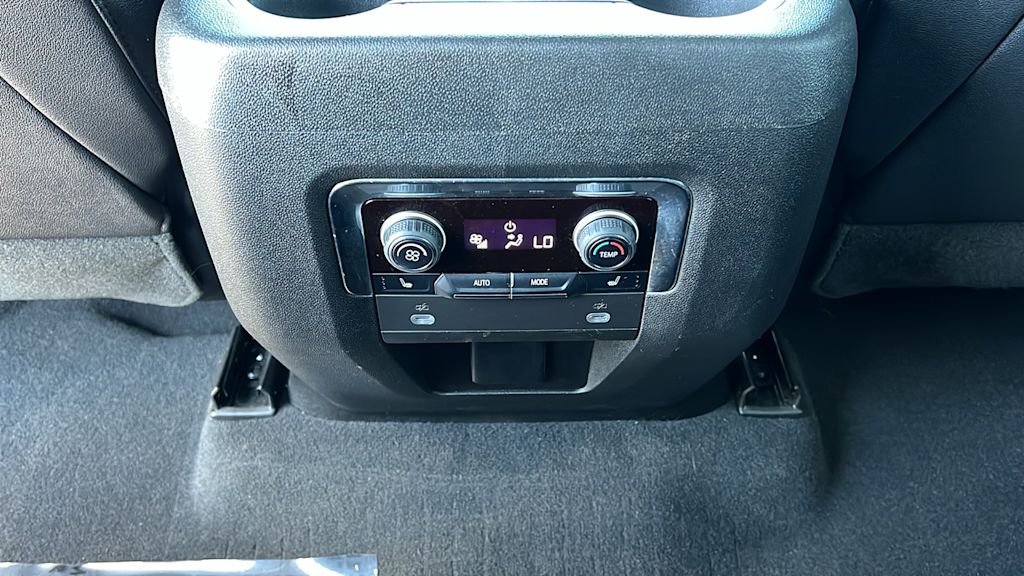 Thumbnail: 2023 Chevrolet Tahoe - 30