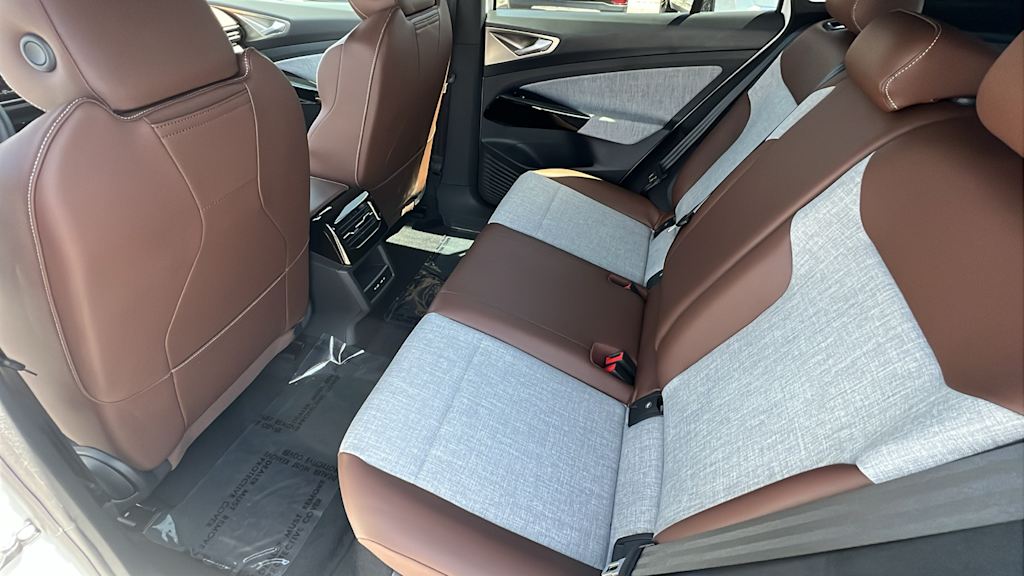 2025 Volkswagen ID.4 PRO - Photo 12