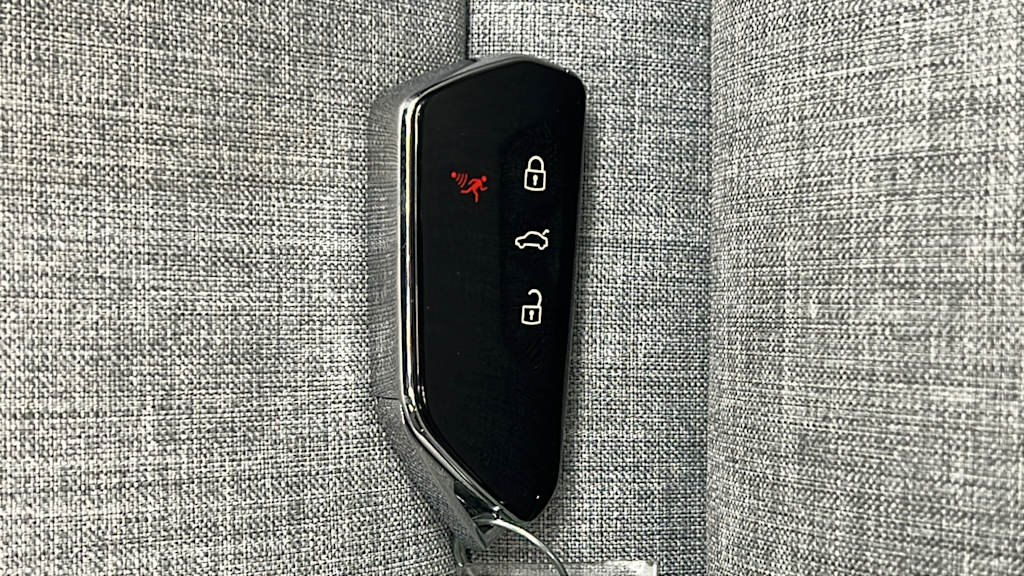Thumbnail: 2023 Volkswagen ID.4 - 18