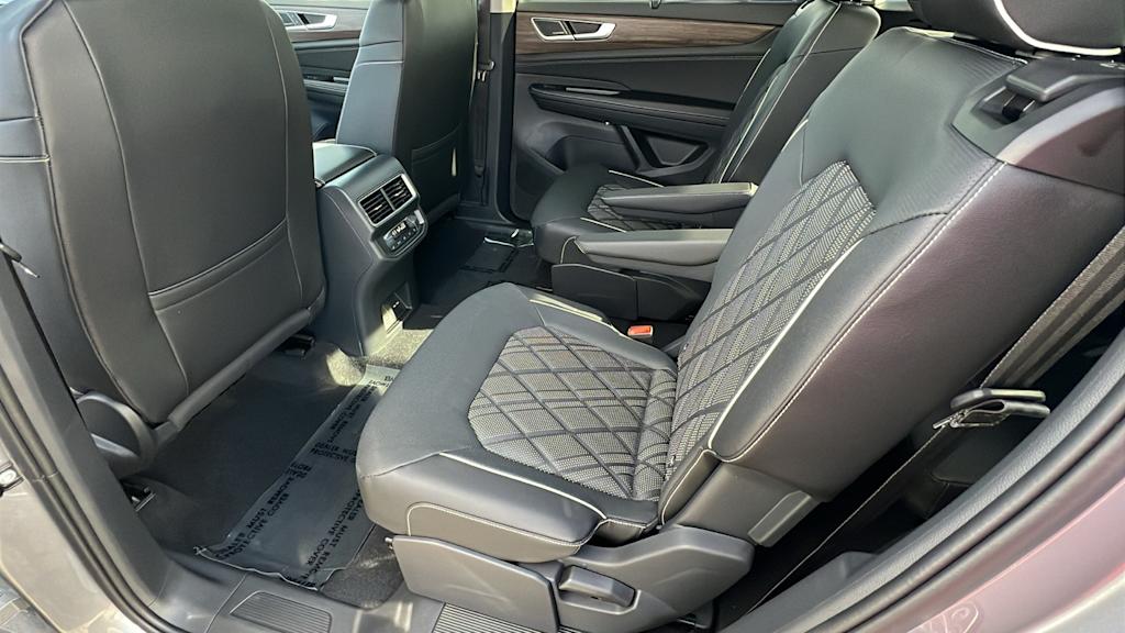2026 Volkswagen Atlas SEL Premium R-Line - Photo 12
