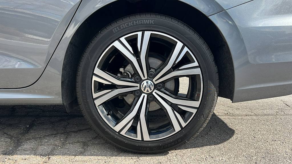 2021 Volkswagen Passat SE 8