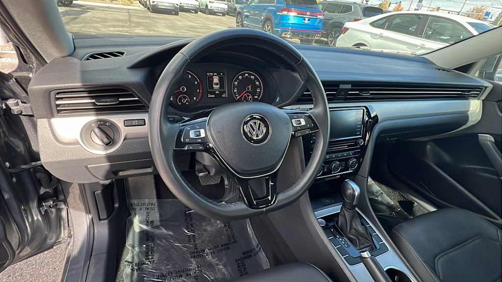 2021 Volkswagen Passat SE 2