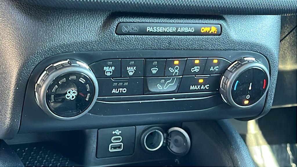 Thumbnail: 2023 Ford Bronco Sport - 23