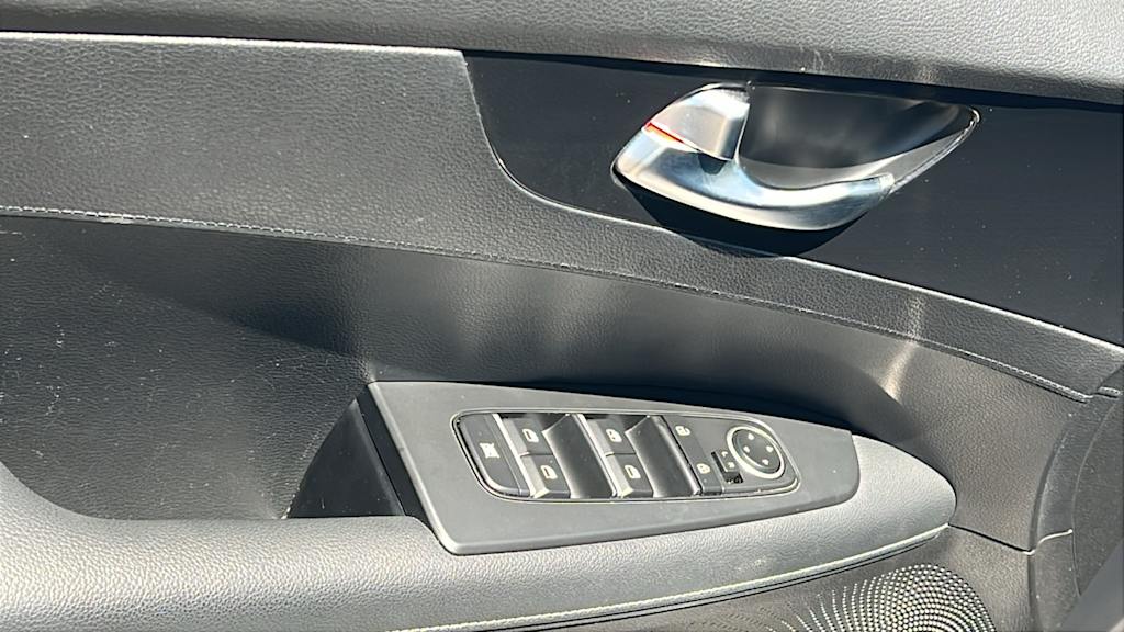 Thumbnail: 2024 Kia Forte - 28