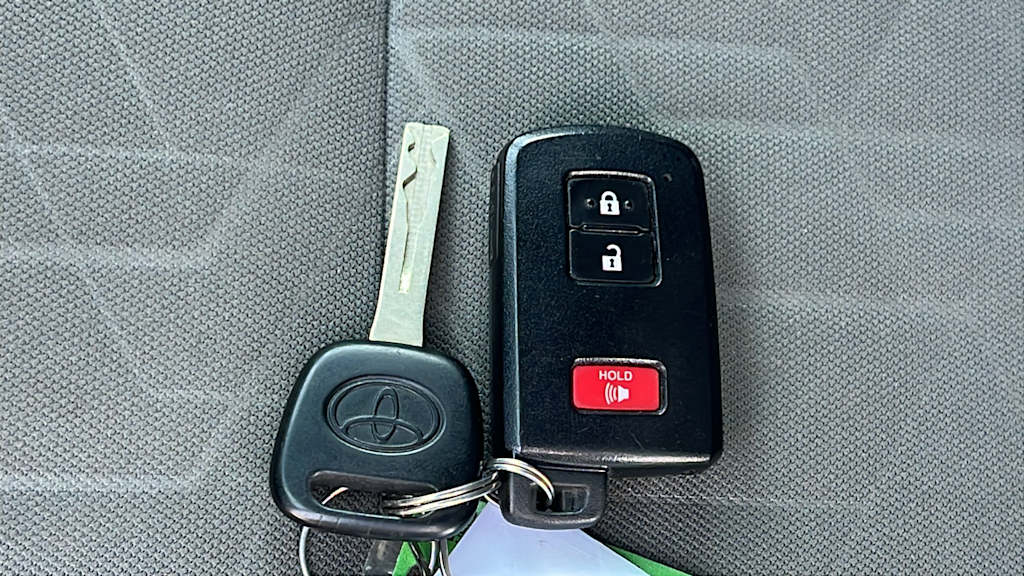 Thumbnail: 2022 Toyota Tacoma - 16