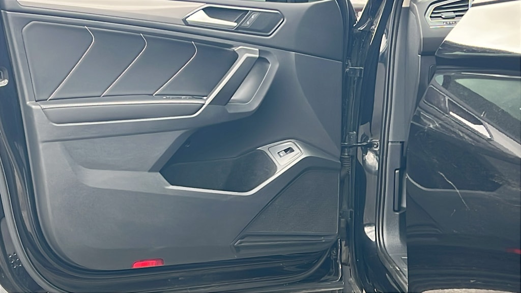 Thumbnail: 2022 Volkswagen Tiguan - 29