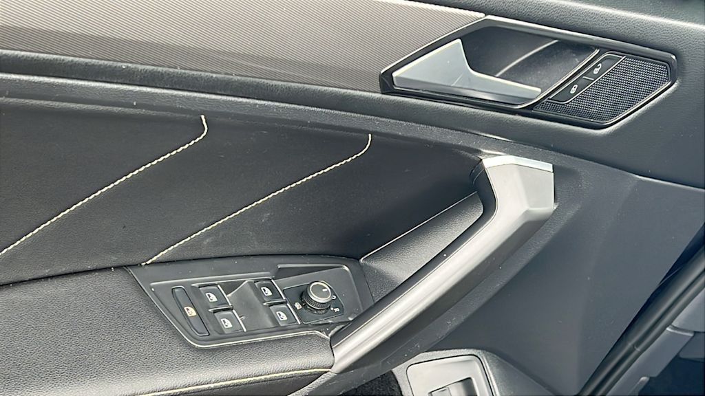 Thumbnail: 2022 Volkswagen Tiguan - 28