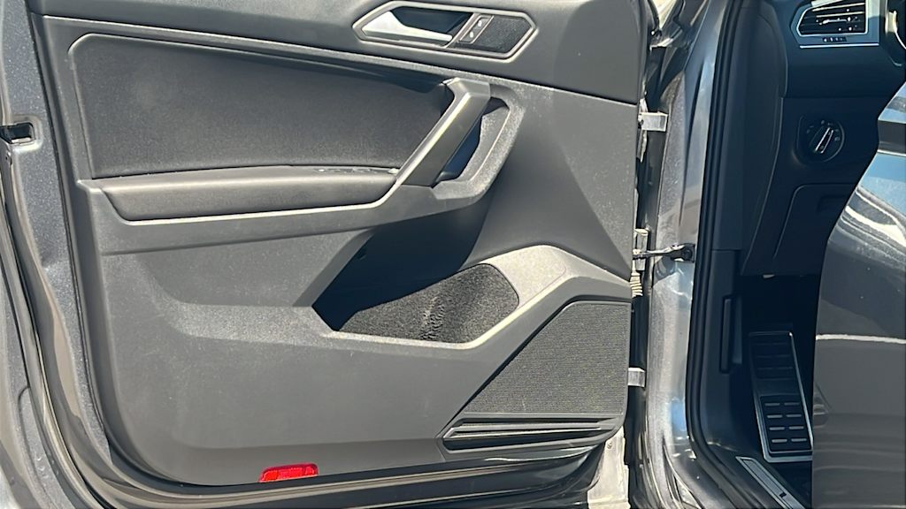 Thumbnail: 2021 Volkswagen Tiguan - 29