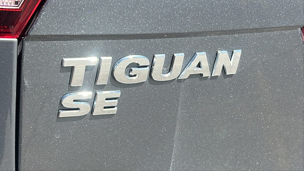 Thumbnail: 2021 Volkswagen Tiguan - 7