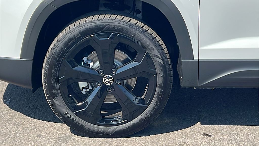 Thumbnail: 2025 Volkswagen Taos - 8