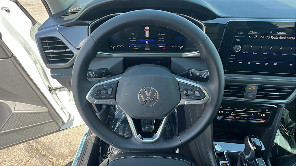 Thumbnail: 2025 Volkswagen Taos - 9