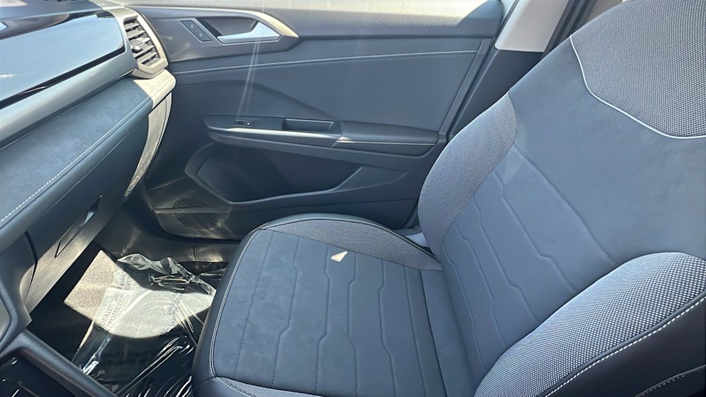 Thumbnail: 2025 Volkswagen Taos - 11