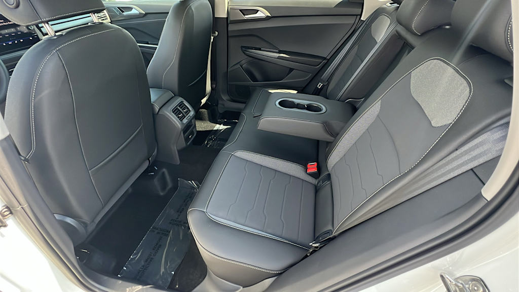 Thumbnail: 2025 Volkswagen Taos - 12