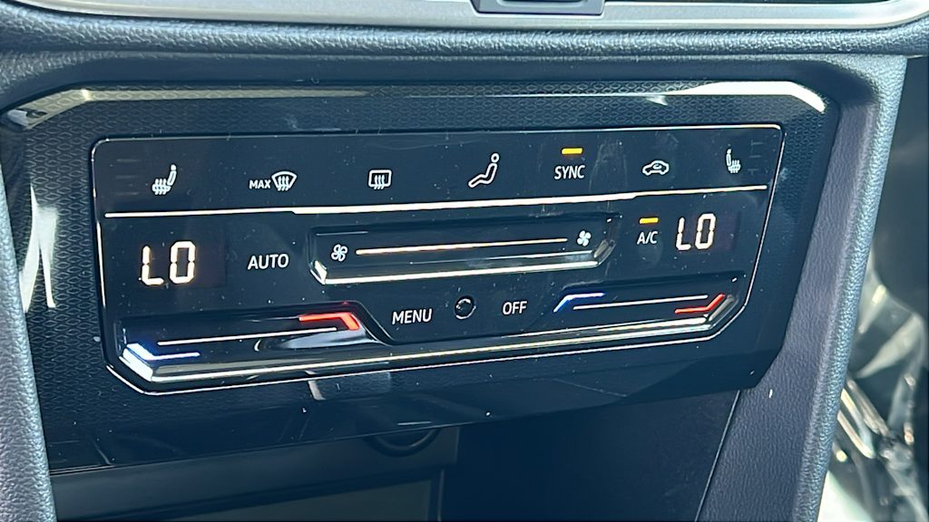 Thumbnail: 2025 Volkswagen Taos - 22