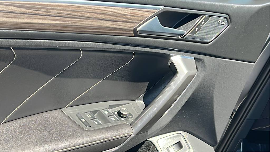 Thumbnail: 2022 Volkswagen Tiguan - 28
