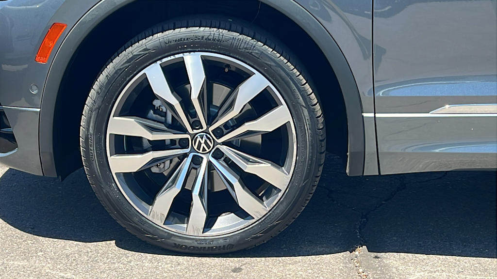 Thumbnail: 2022 Volkswagen Tiguan - 8