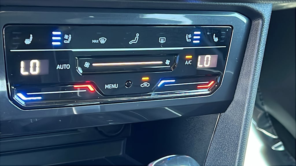 Thumbnail: 2022 Volkswagen Tiguan - 23