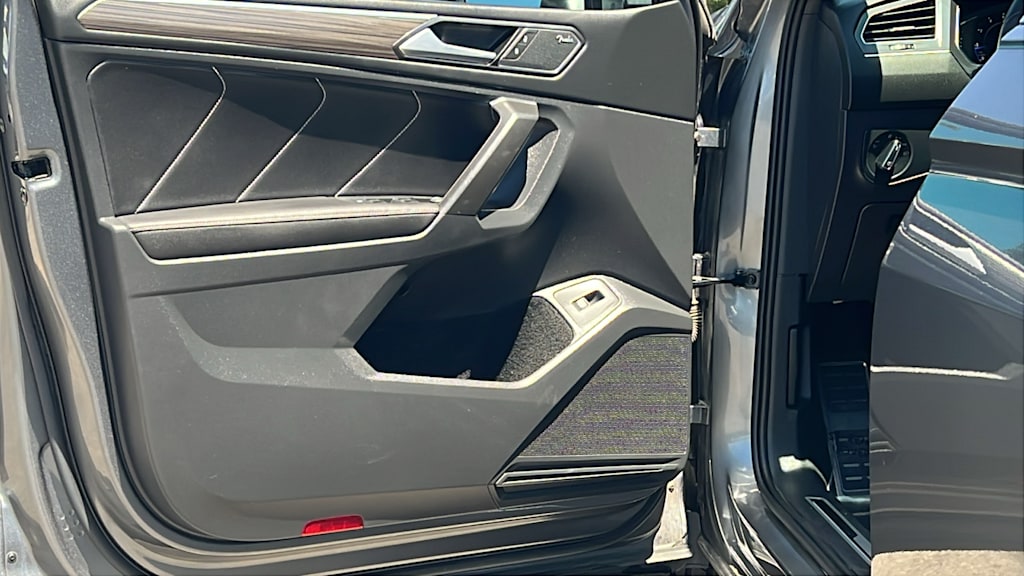 Thumbnail: 2022 Volkswagen Tiguan - 29